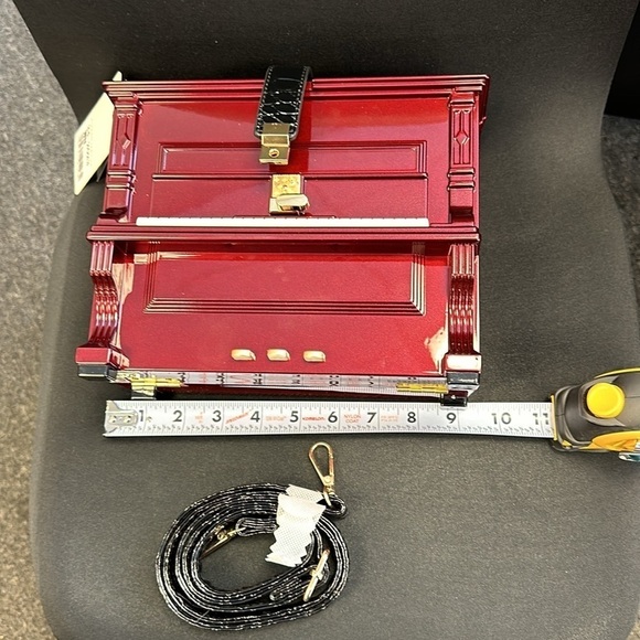 Classic Fashion Burgundy Piano Design Handbag - Picture 6 of 7